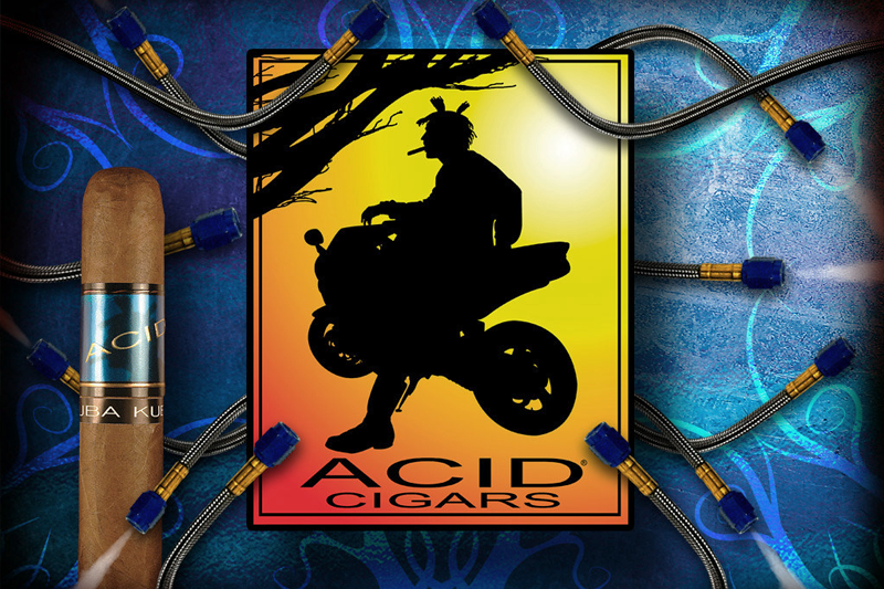 アシッドのプロモ画像。中央にオレンジグラデのパネルとバイクのシルエット、「ACID CIGARS」、左に青いバンドのクバ・クバ、青い背景にメタルホースが走る。